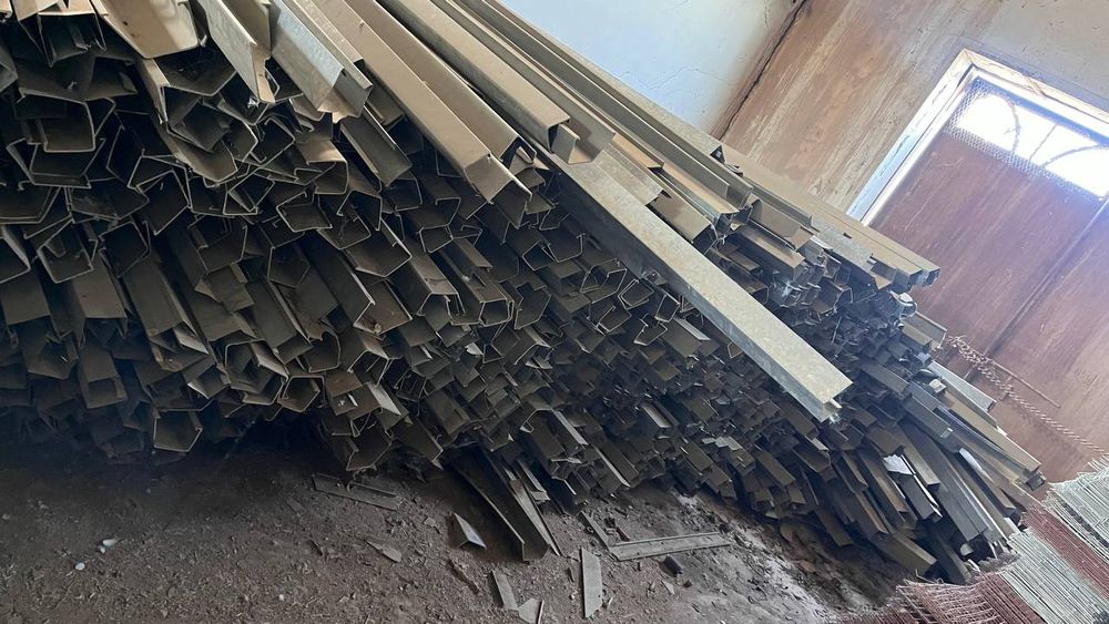 Товуқ боқиш учун клеткалар бор