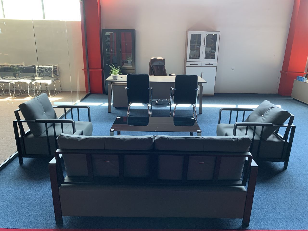 Ofis Mebellari va seyflar