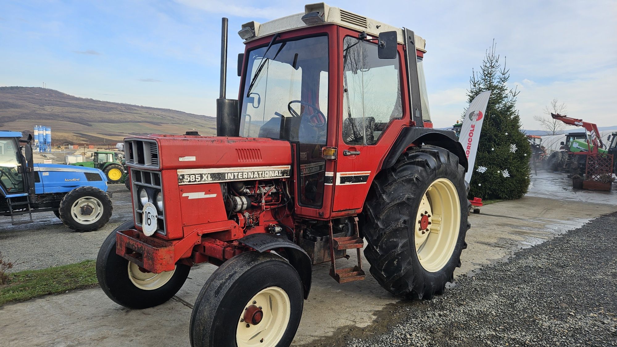 Tractor Case Internațional 585