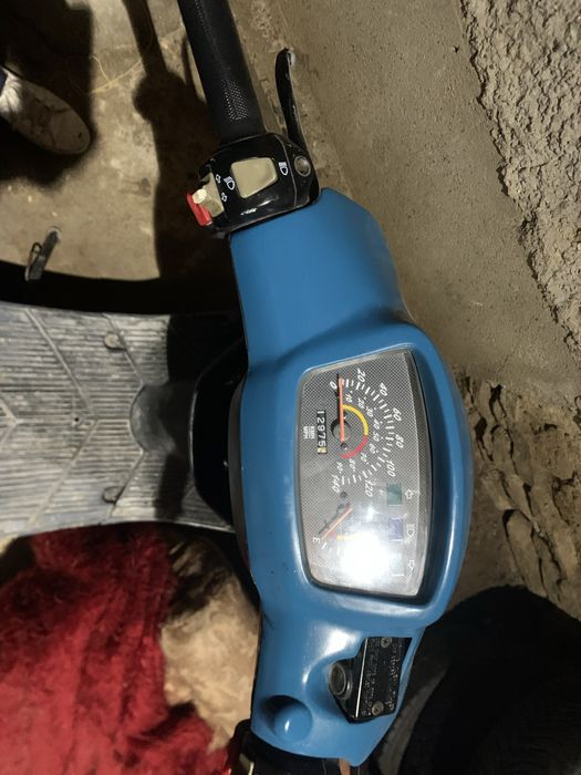 Бензинов скутер 125сс