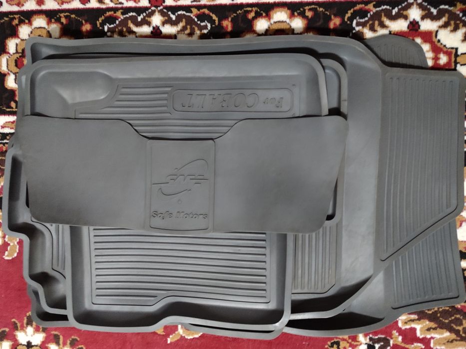 Комплект резиновых поликов ковриков на Cobalt ( для автомобиля Кобальт