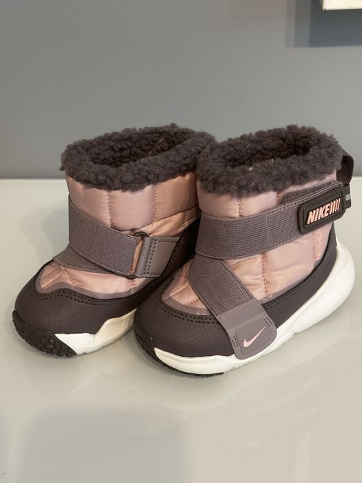 Нови ботуши nike