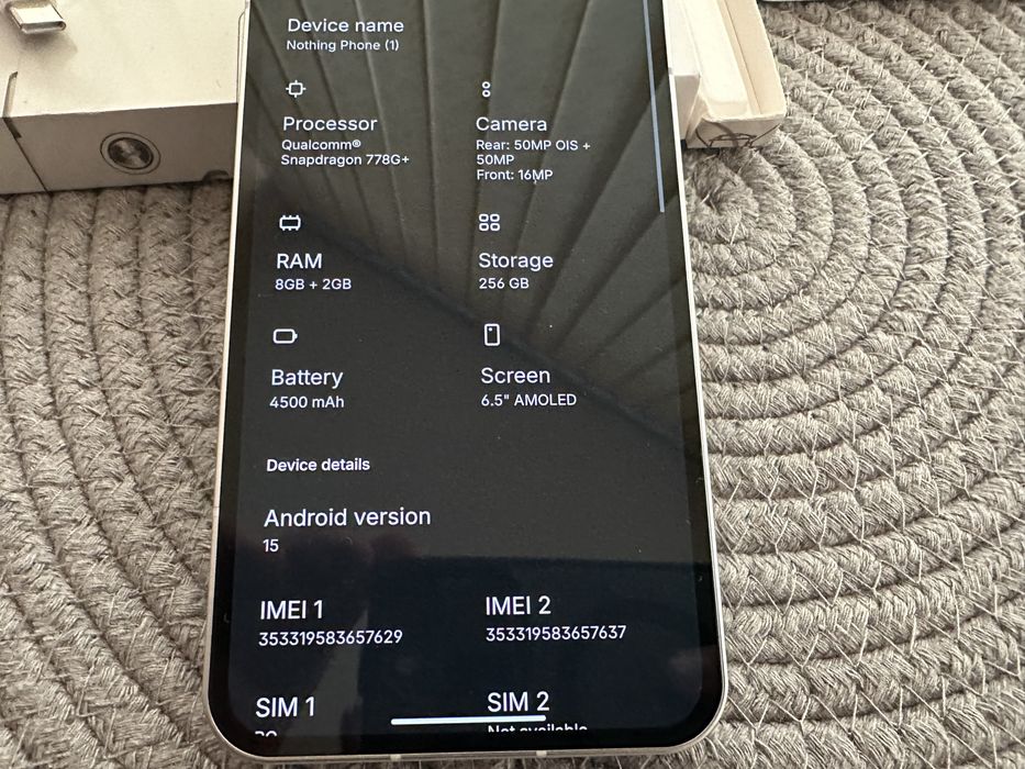 Nothing Phone 1 БЯЛ 256GB / 8 + 2 GB RAM пълен комплект в чудесен вид