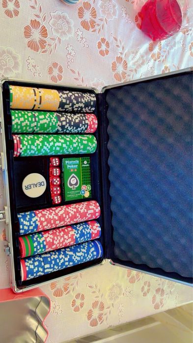 Set Poker Piatnik 300 jetoane, complet