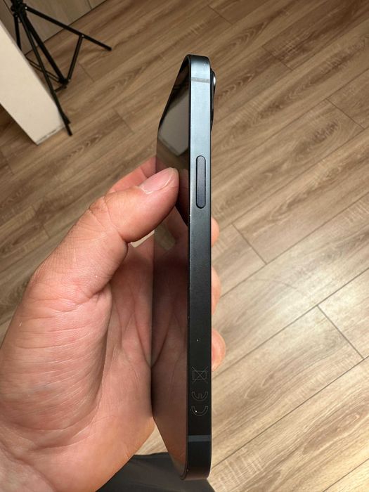 iPhone 14 Black, cititi anuntul