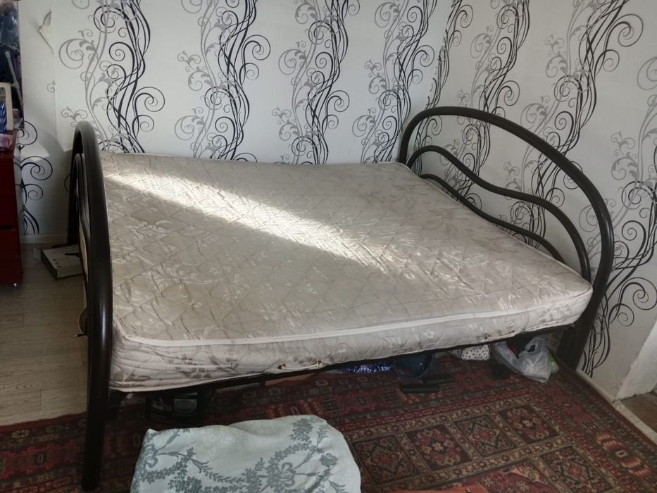 Продаю кровать двухспальная