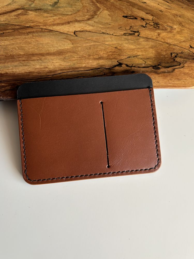 Portofel minimalist din piele naturala handmade