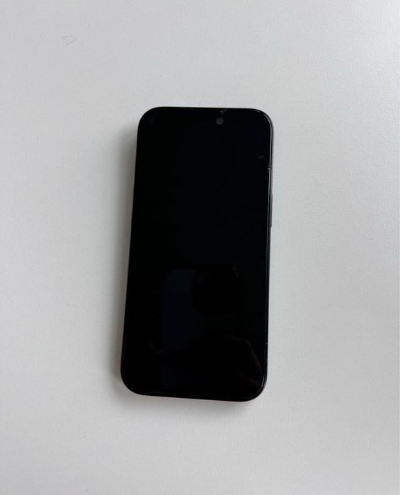Vand Iphone 15 [impecabil]