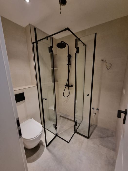 Usi din sticla glisante si batante, cabine de dus, paravane wolk-in