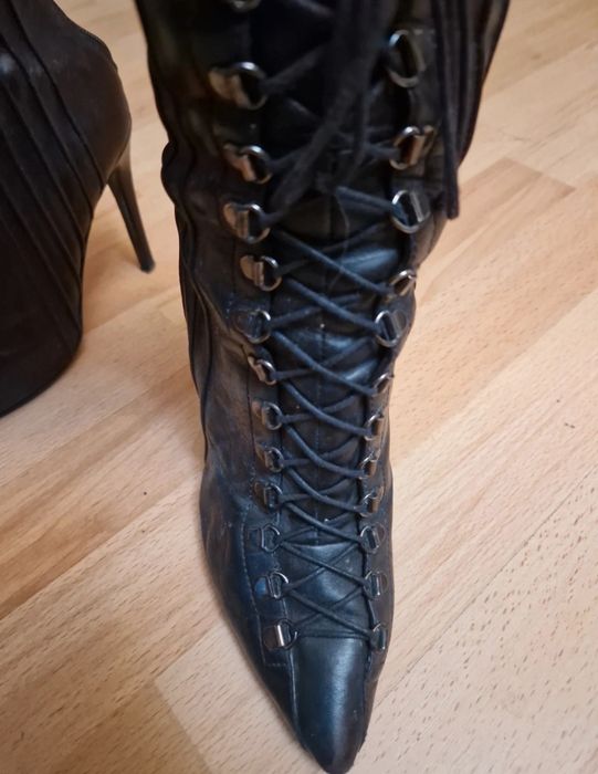 Ghete cu toc pana la glezna negre Essenza