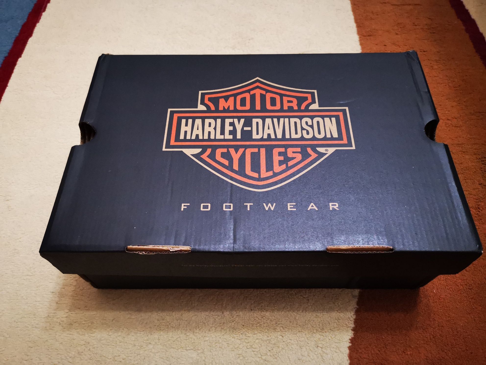 Продавам дамски кецове Harley Davidson 38 номер