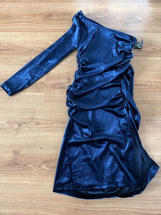 Rochie catifea noua cu eticheta