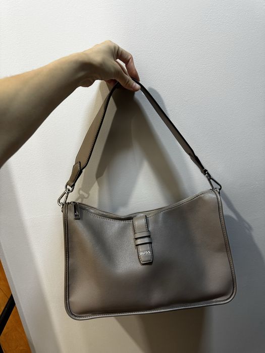 Продам сумку Boss