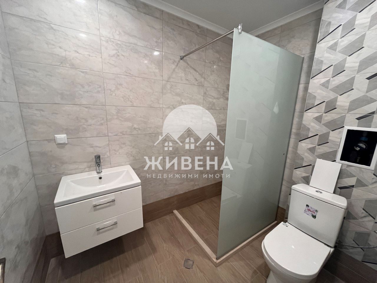 Продава се Двустаен апартамент в к.к. Св.Св. Константин и Елена - 73 кв.м за 2234 €/кв.м - Снимка #6