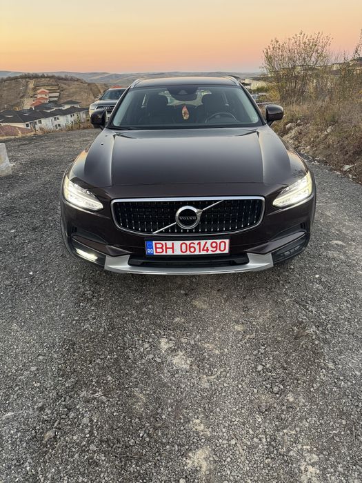Volvo v90 Cross Country 235cp 4x4