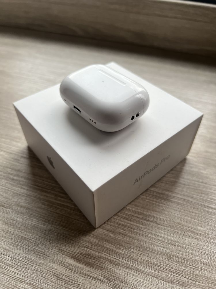 Air pods pro 2 почти новые