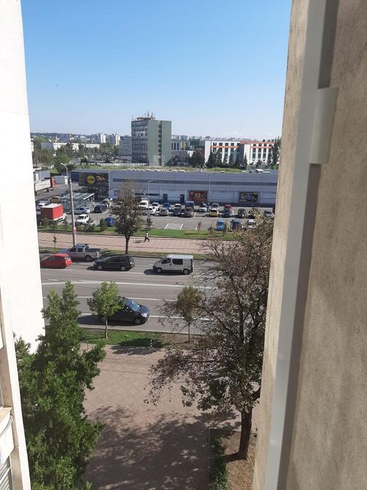 Închiriez apartament 2 camere decomandate zona piata nicolina