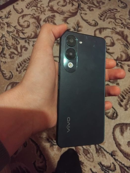 Продам vivo Y04.