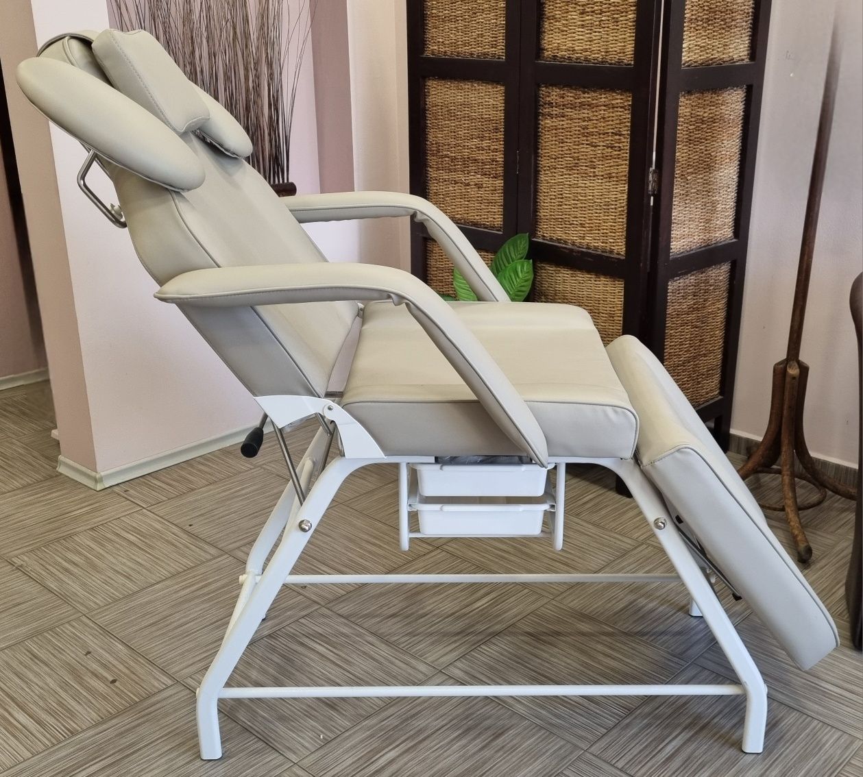 Козметична кушетка