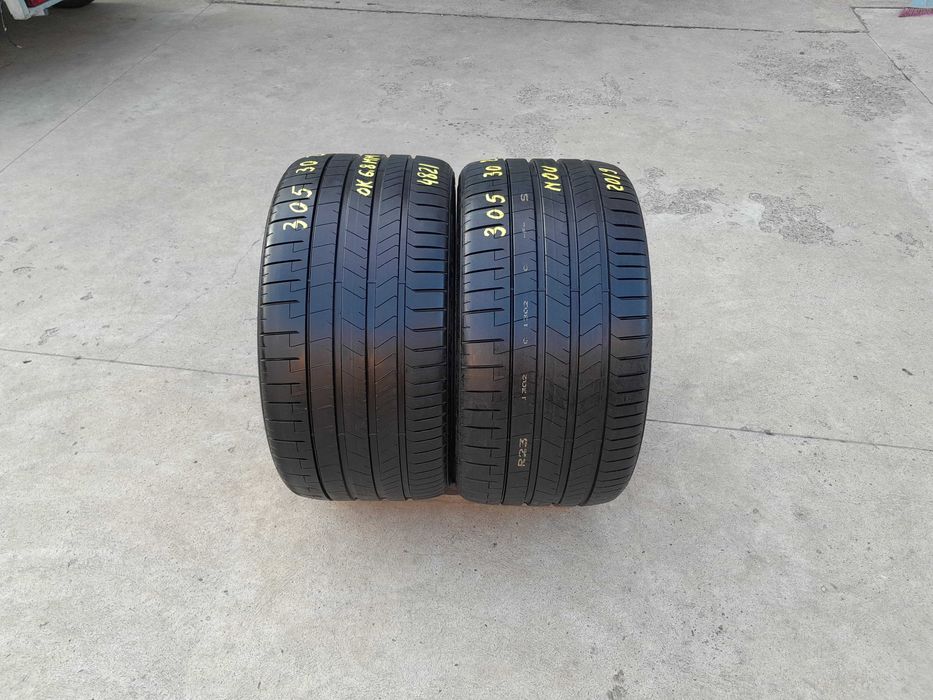 Doua anvelope noi de vara 305 30 21 pirelli p zero sc