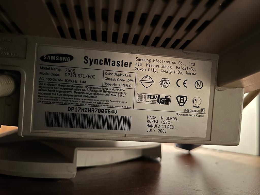Винтажный монитор Samsung Synkmaster 750s