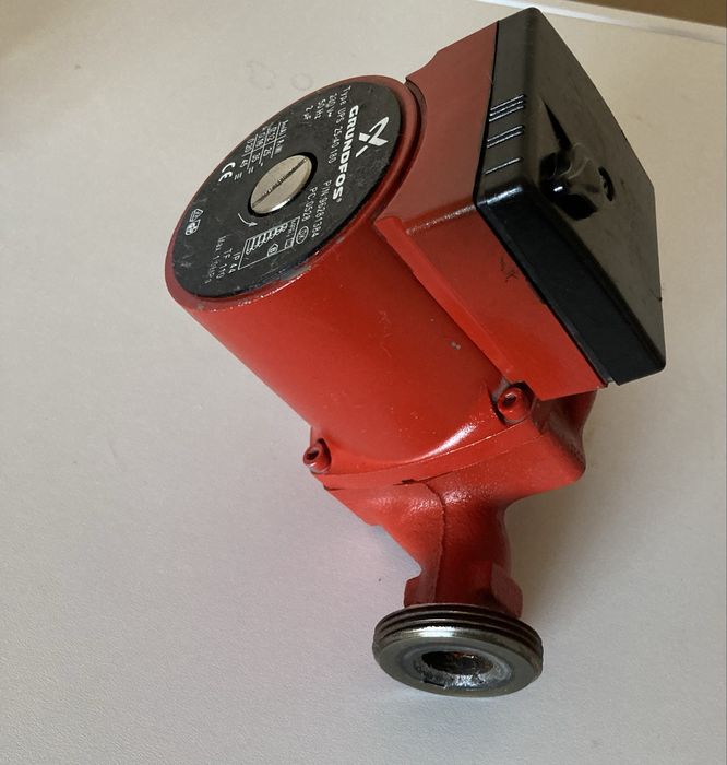 Циркулационна помпа GRUNDFOS UPS 25-40 180