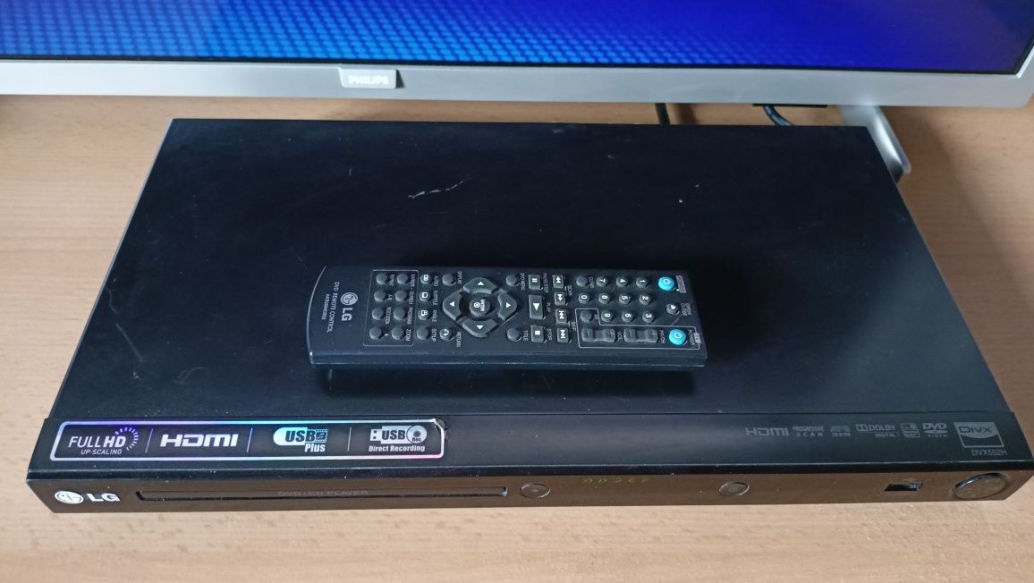 Vand DVD player LG DVX552H (iesire HDMI + telecomanda)