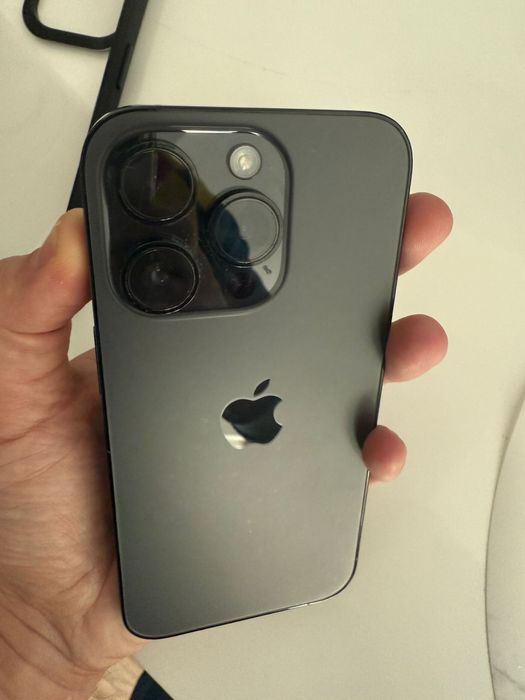 Iphone 14 pro (incarcator complet + husa)