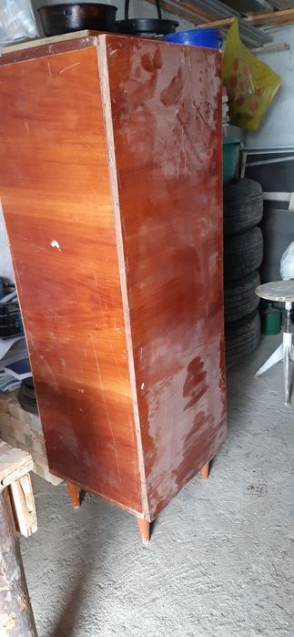 Продам полки две штуки.