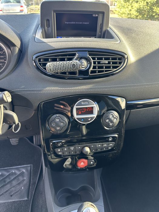 Renault clio 3 facelift 1.5 dci 90 CP euro 5 2012