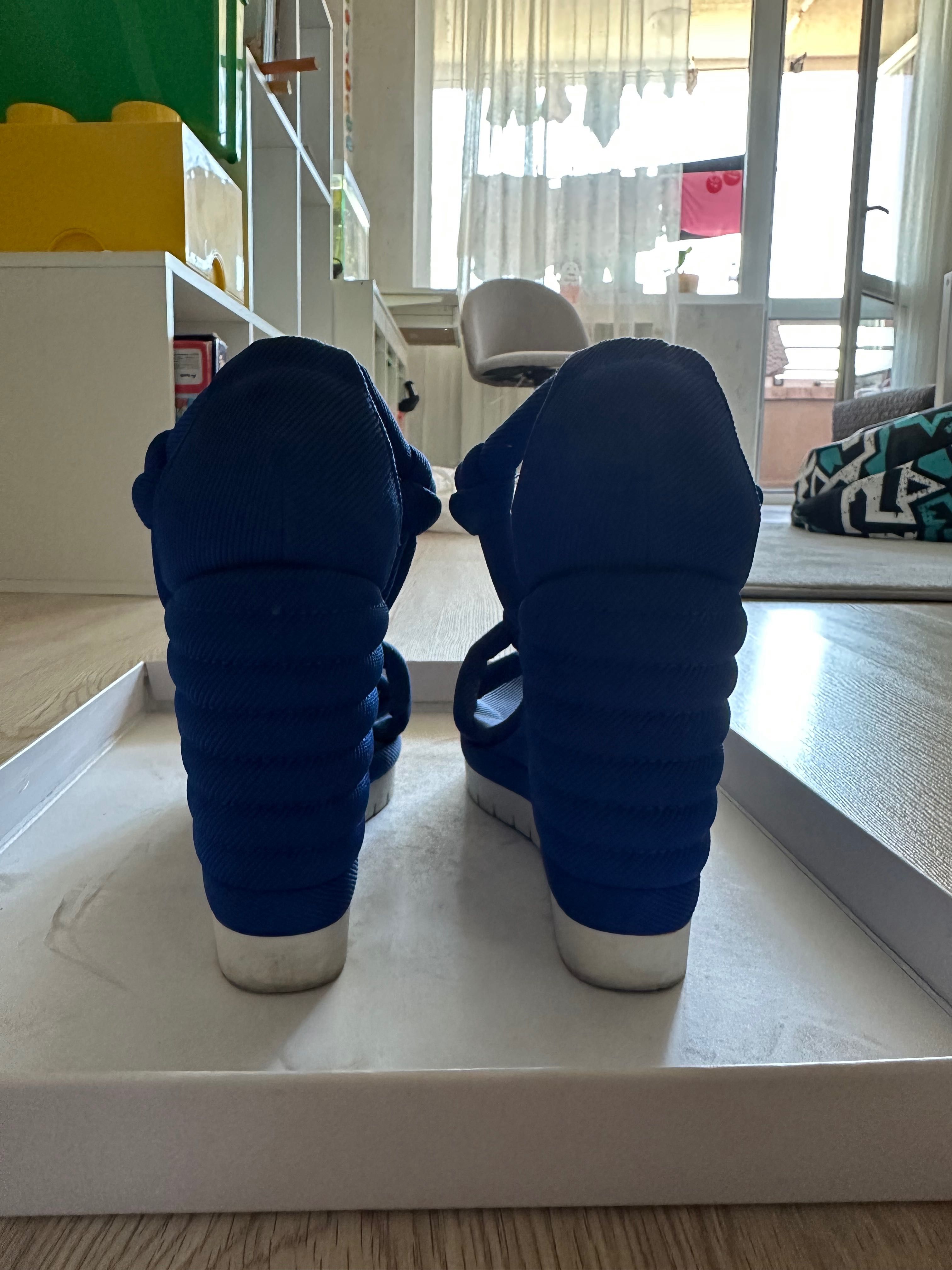 Сандали на платформа Calvin Klein, 38 номер