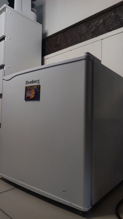 Продам мини-холодильник Elenberg EL-50R. 45 л. Почти новый!