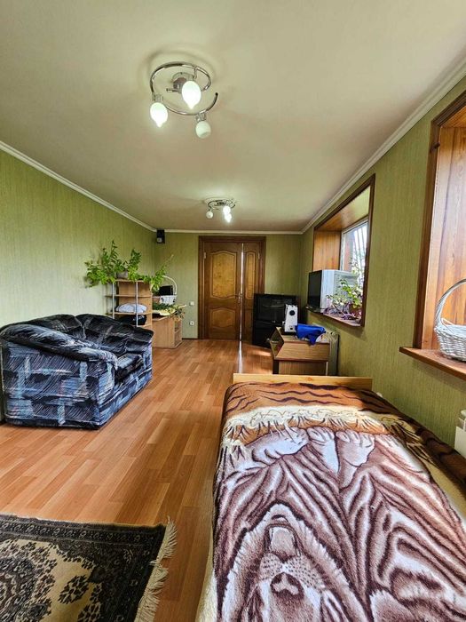 продается дом Тепличная