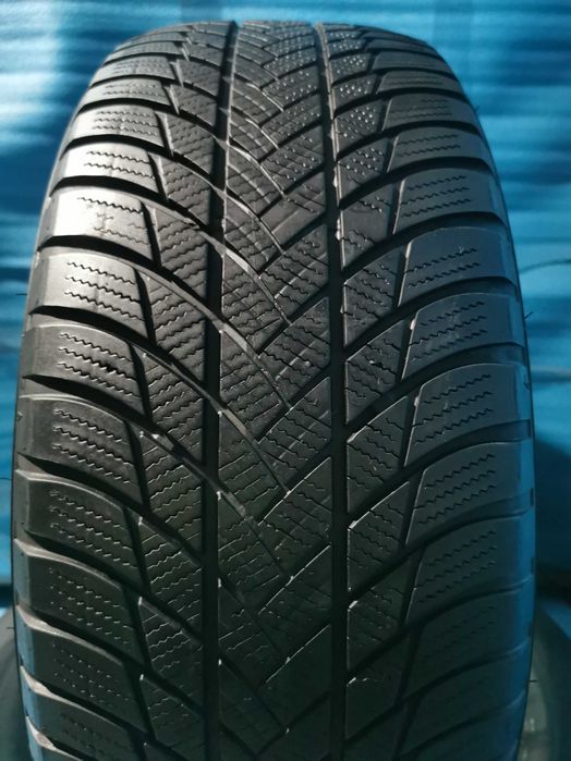 225 60 17 bridgestone m+s 2 buc