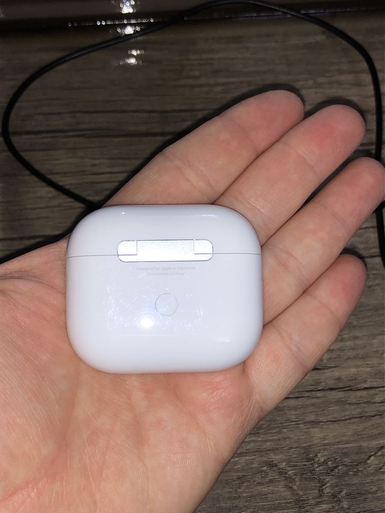 Airpods 3 сотилади 250