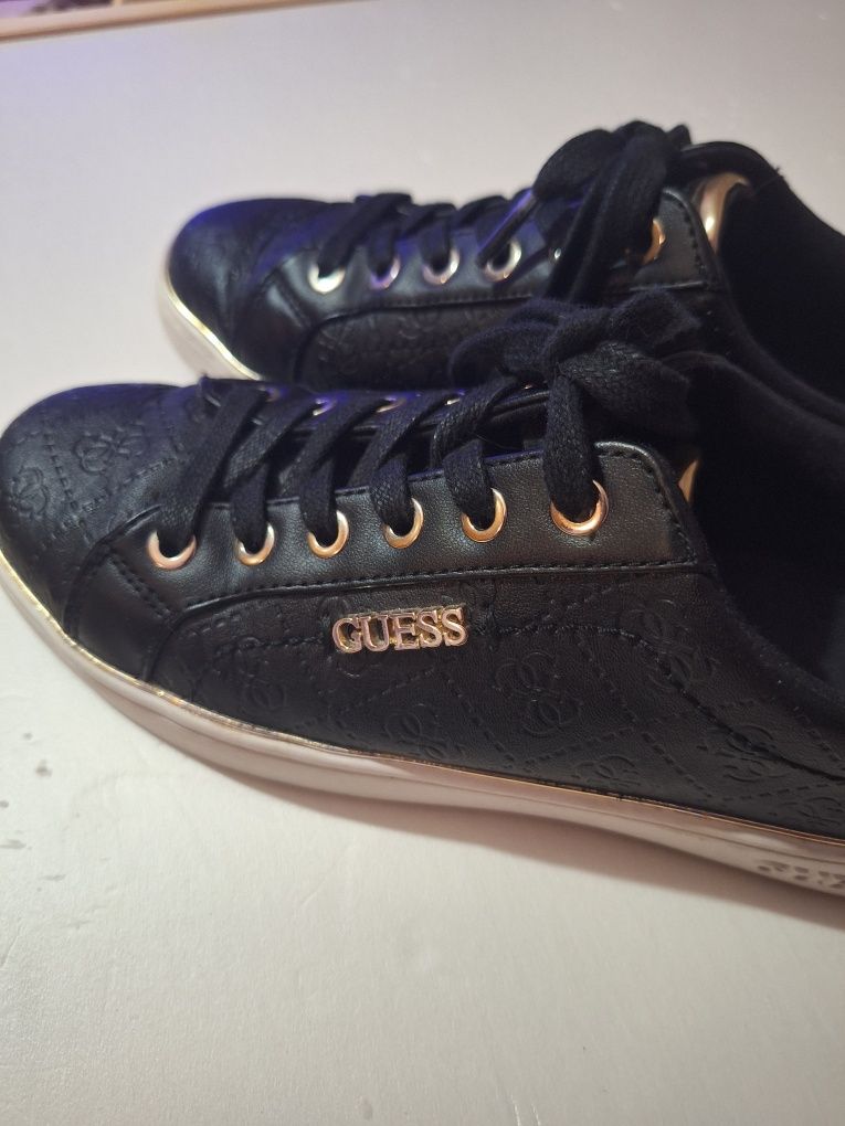 Нови дамски маратонки Guess