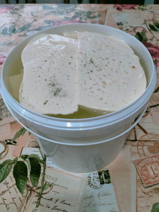 Vand branza telemea de vaca