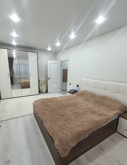 Сдаётся двух комнатная квартира