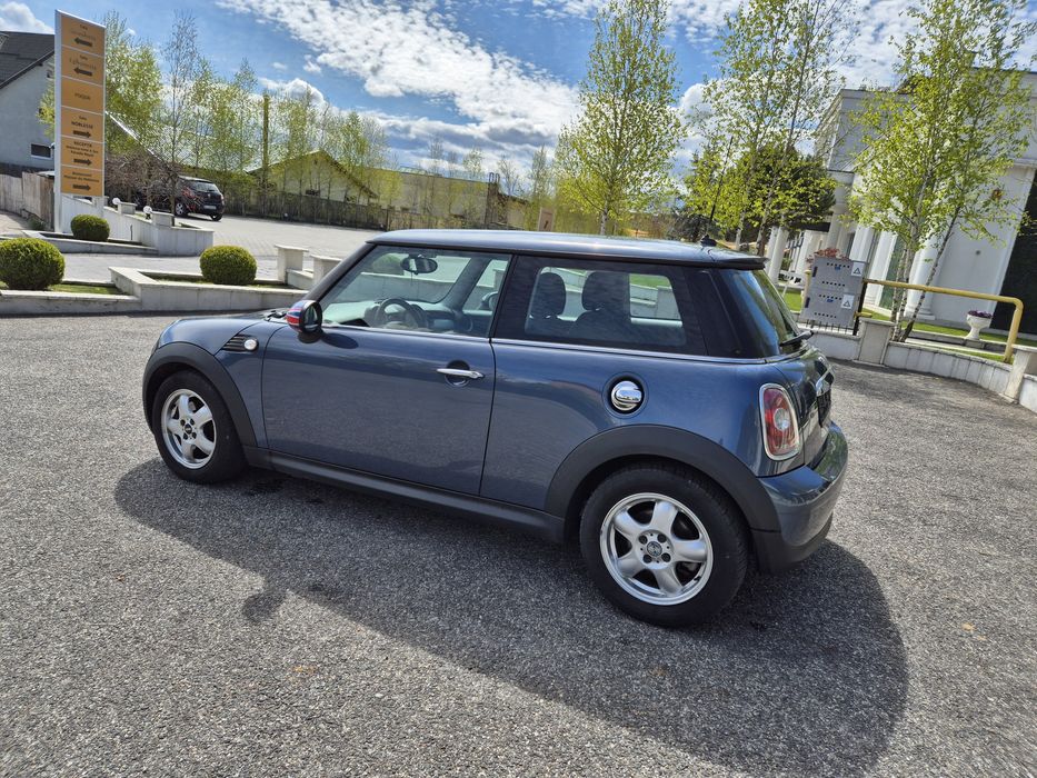 Mini Cooper  2010 1,4 benzina 127000km