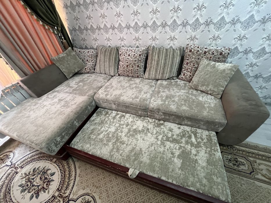 Продается диван в хорошем состоянии