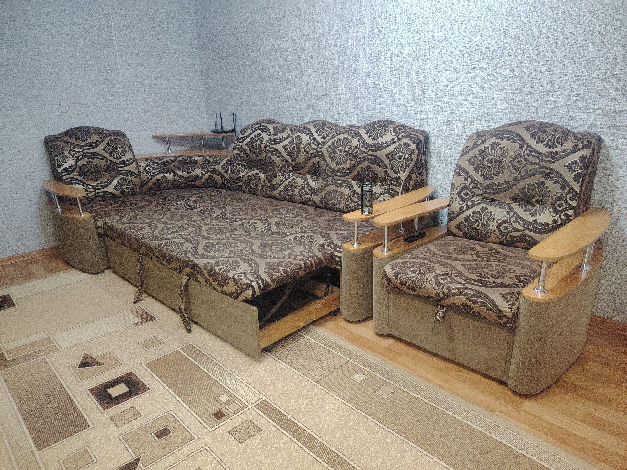 Продам диван 3.5м за 50000,,