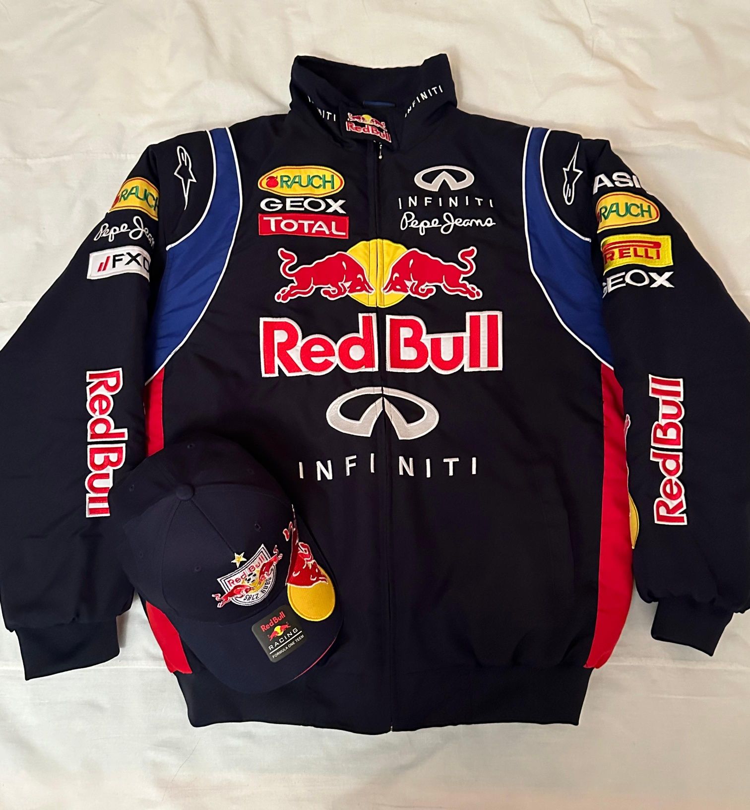 Red Bull jacket и кепка