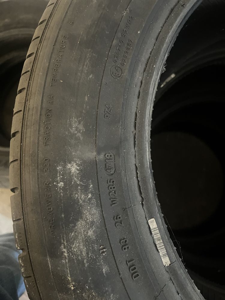 Pirelli 255/55/R19 vara