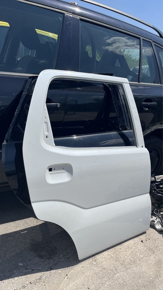 Предна дясна и задна дясна врата Suzuki Ignis 2003-2008