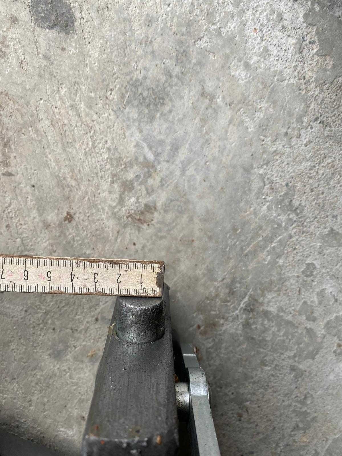 Cupla carlig remorcare automat pt tractor 33.7, 39 cm 31 cm latime