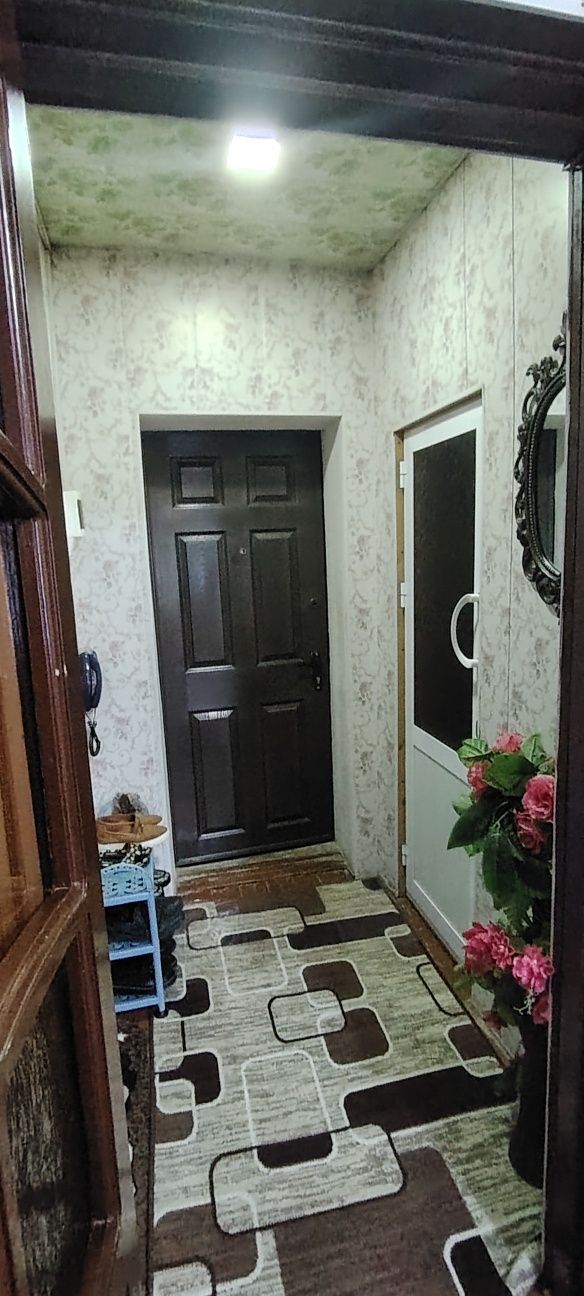 Срочна Продаётся 1 ком.кв.   25000 y e