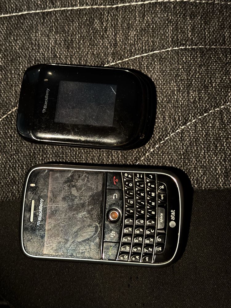 Blackberry 2lasi sotiladi (yonmidi)