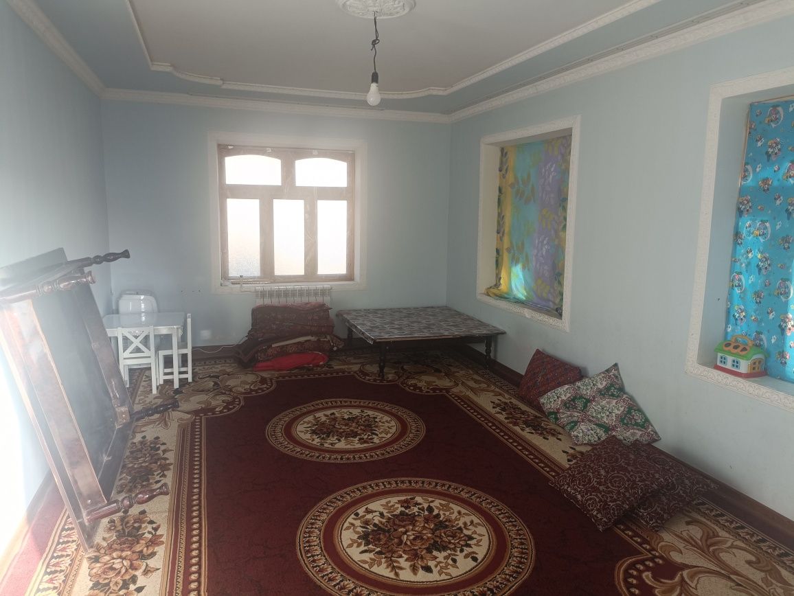Uy sotiladi 7.5 sotix yo'ldan 100 mert ichkarida
