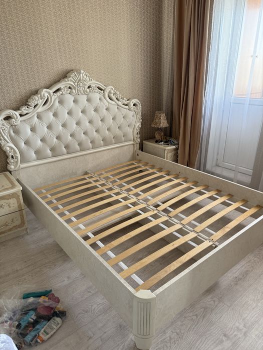 Продаю двуспальную кровать