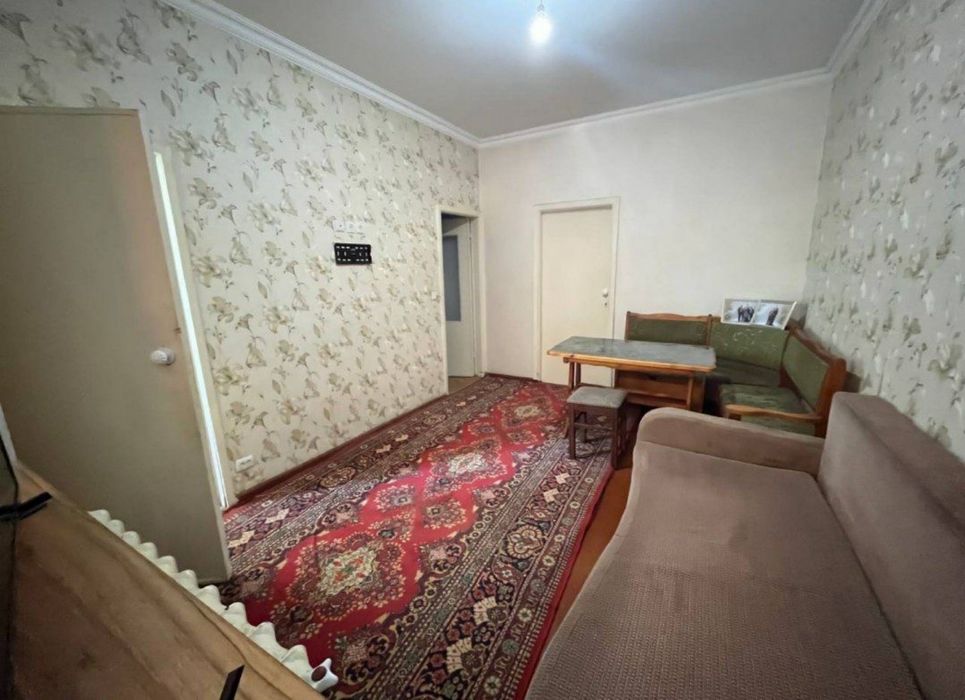 Срочно продается квартира Чиланзар 7 2/4/4